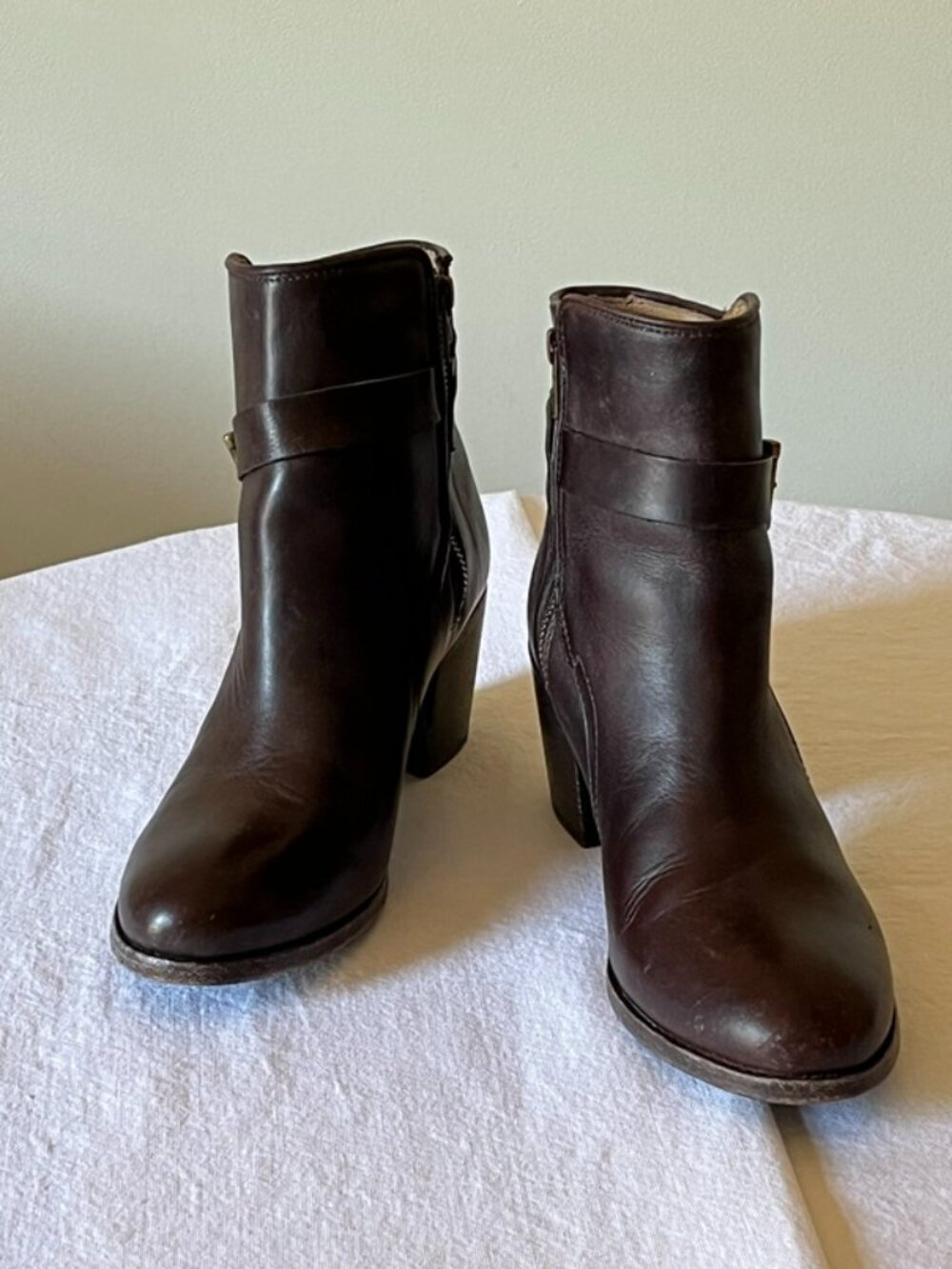 FRYE DARK BROWN LEATHER ANKLE BOOTS, 9B, HARNESS BUCKLE, SIDE ZIP